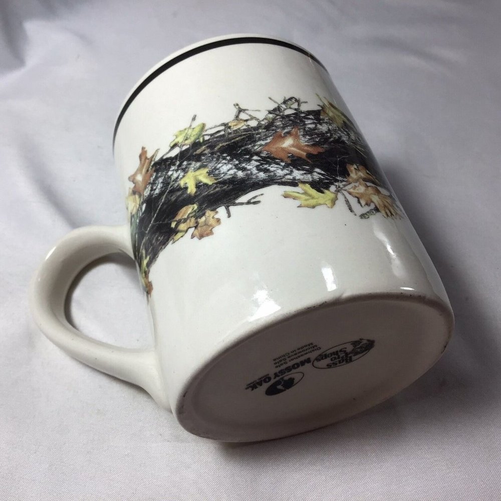 Mossy Oak Bass Pro Shops  12 Oz Cup Mug Tree Branch Hunter